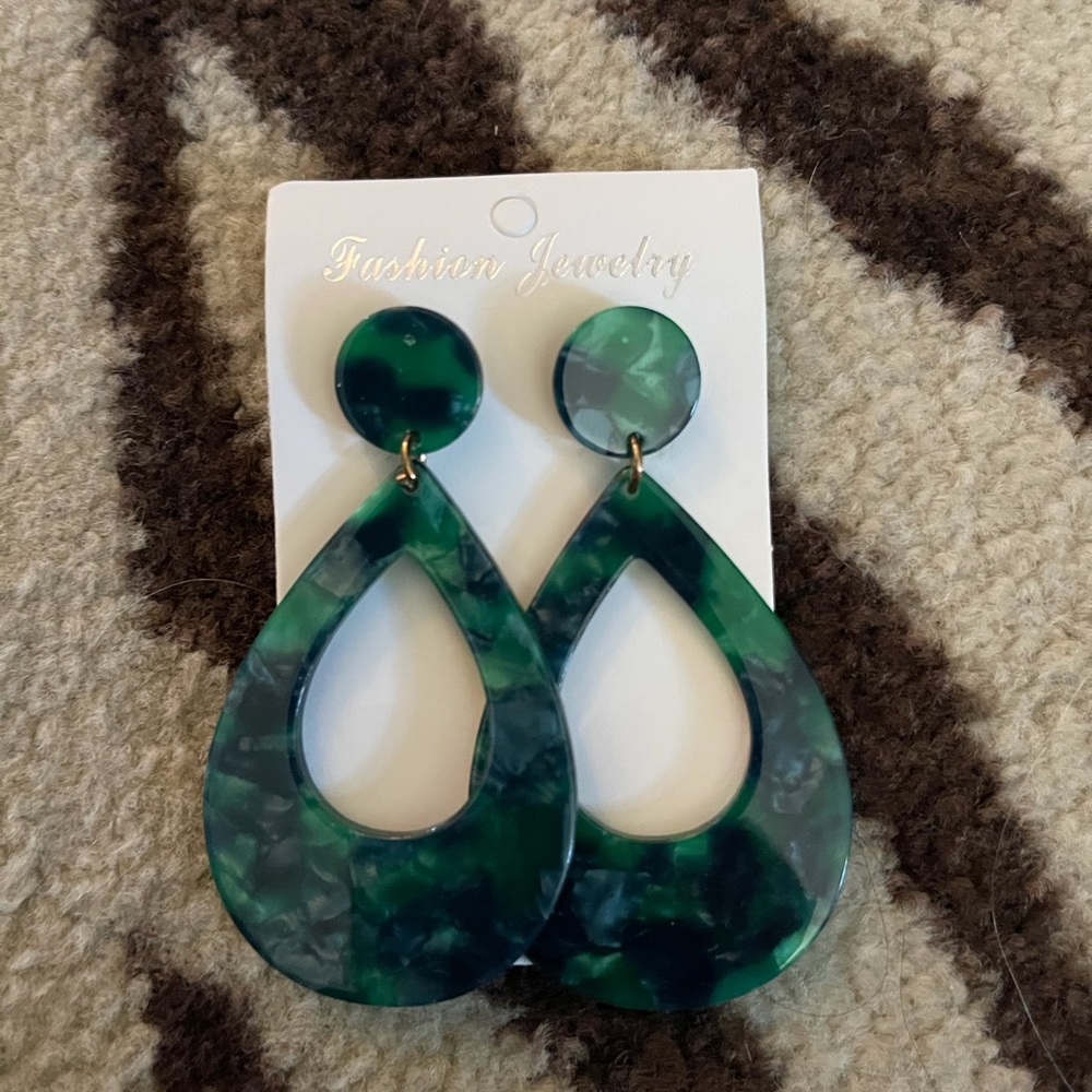 Earring for a statement - Picture 3 of 6